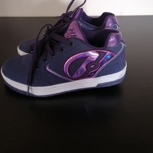 Youth size 4 Heelys